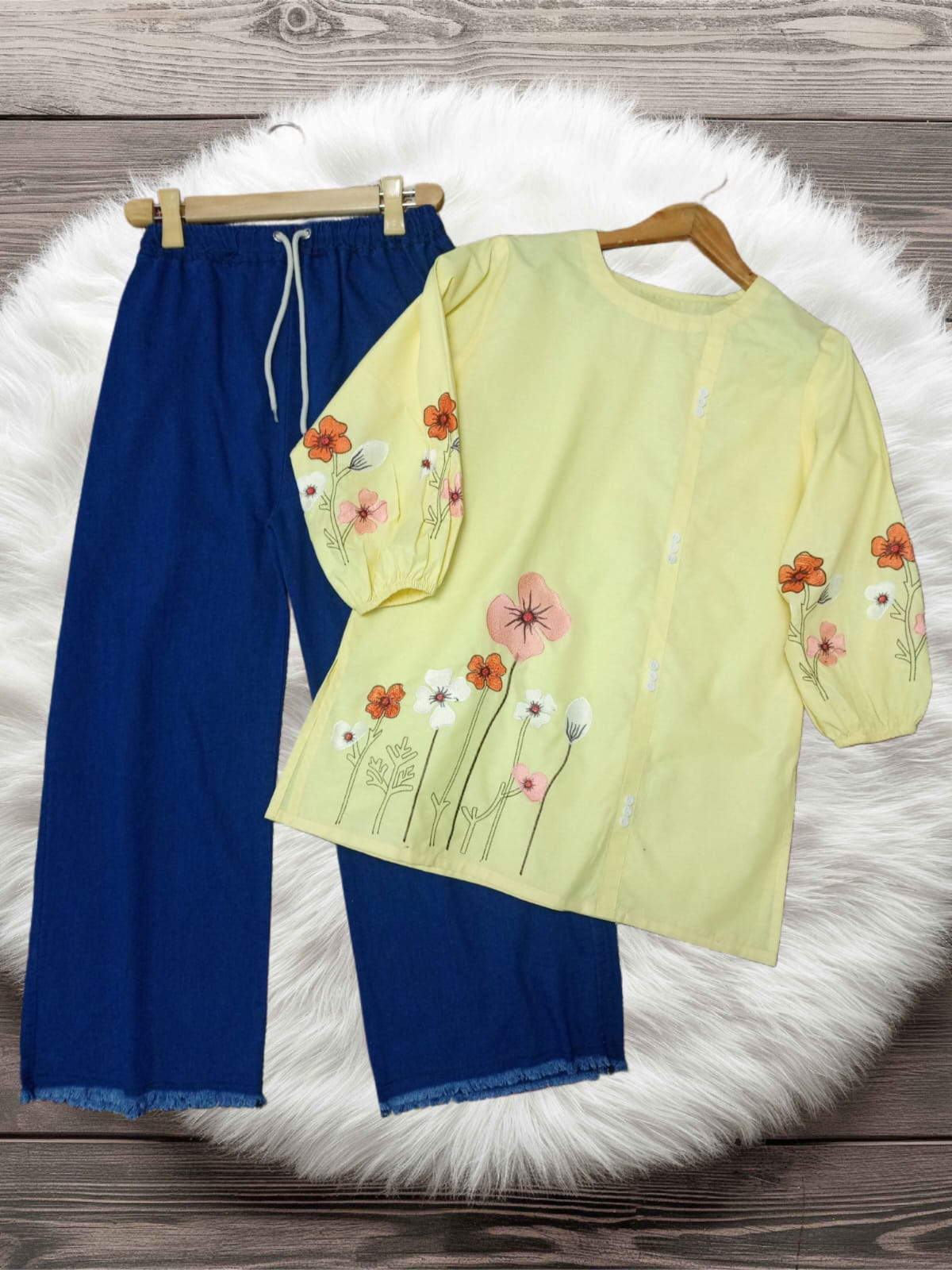 Flowers Embroidered Top&Jeans