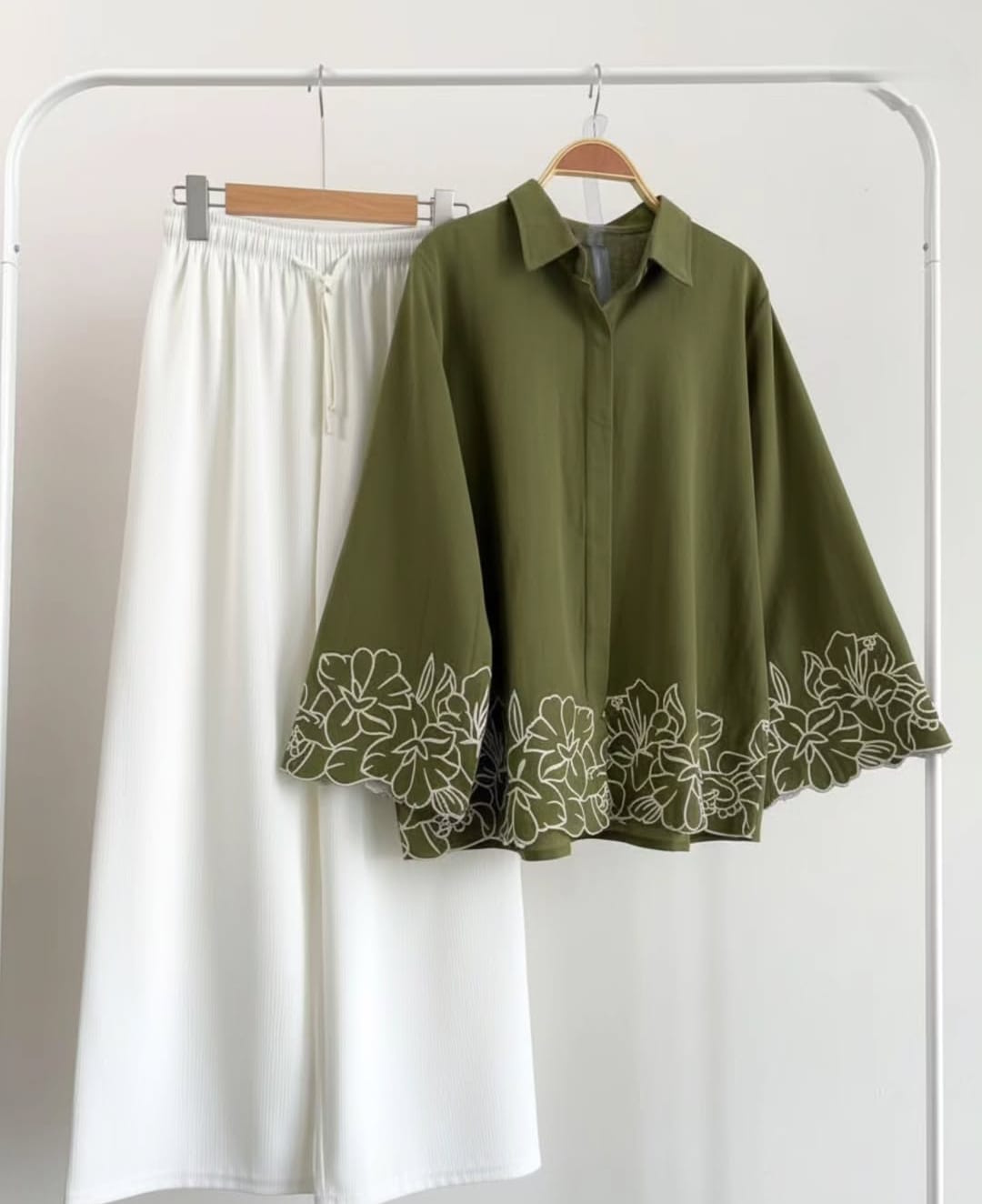 2 Piece Embroided Western style suit 👗👖  -D:2052