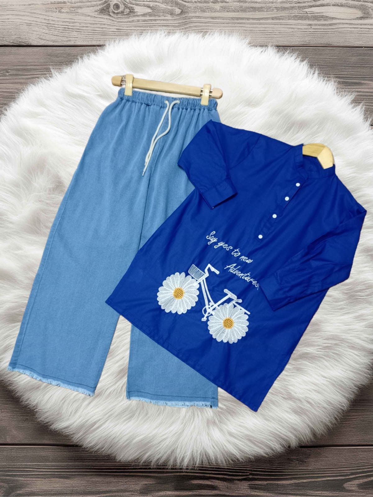 Cycle Embroidered Top&Jeans
